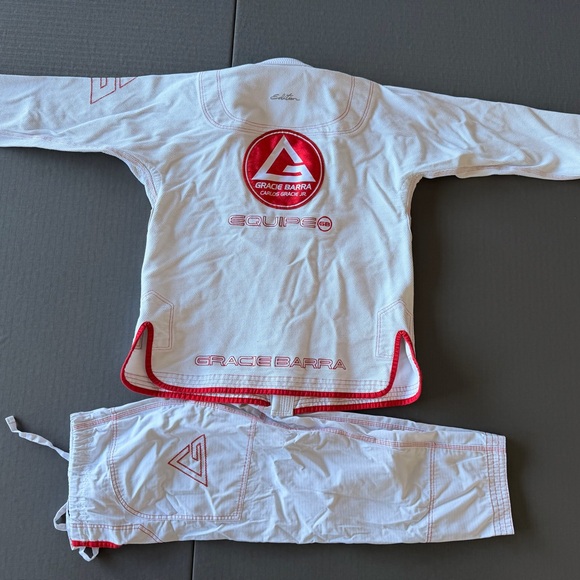 Gracie Barra - A2 White Gi - Equipe Edition - Picture 2 of 3